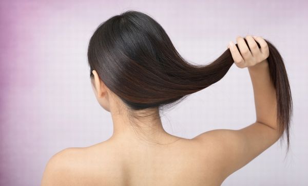 髪質を柔らかくするヘアケア術！5つの改善方法と硬い髪質の原因を解説します